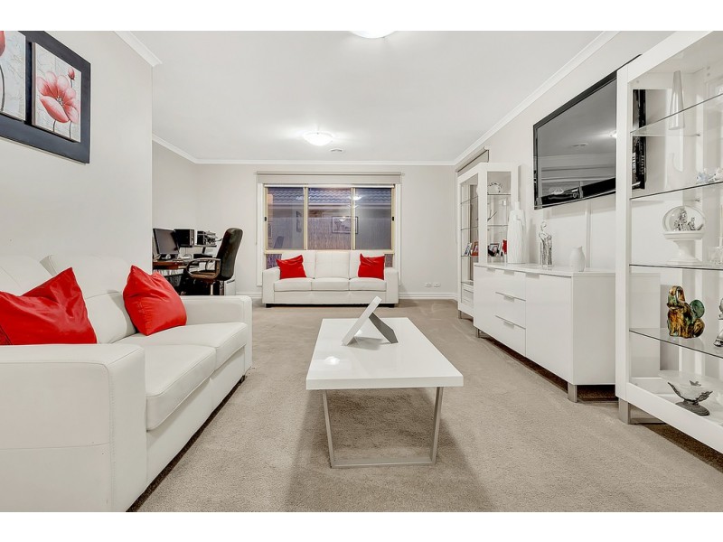2 Bingin Place, Craigieburn VIC 3064