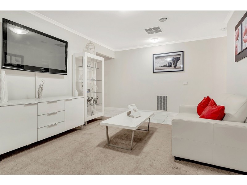 2 Bingin Place, Craigieburn VIC 3064