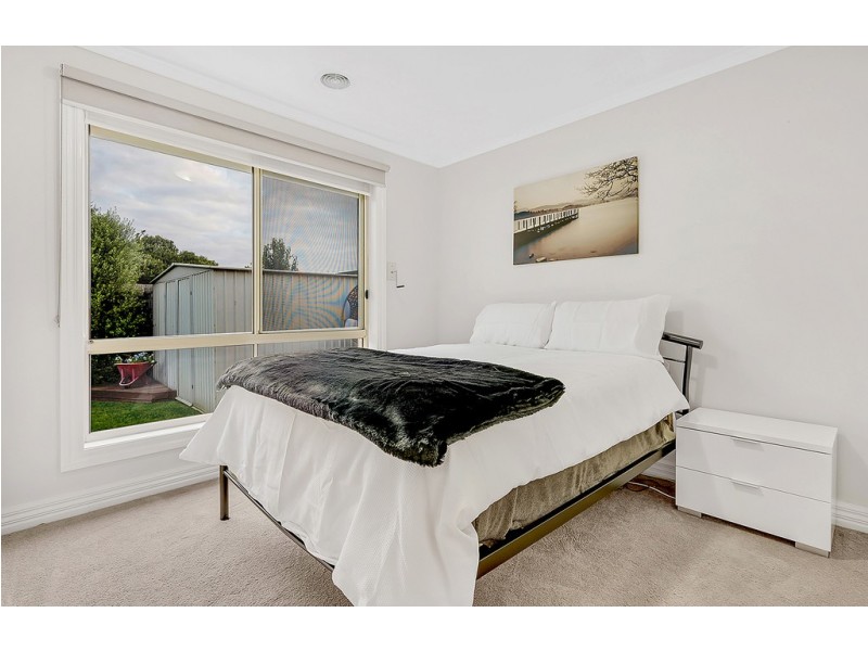 2 Bingin Place, Craigieburn VIC 3064