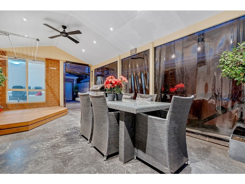 2 Bingin Place, Craigieburn VIC 3064