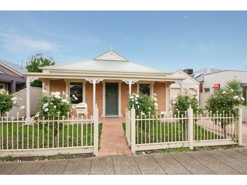 14 Long Island Circuit, Craigieburn VIC 3064
