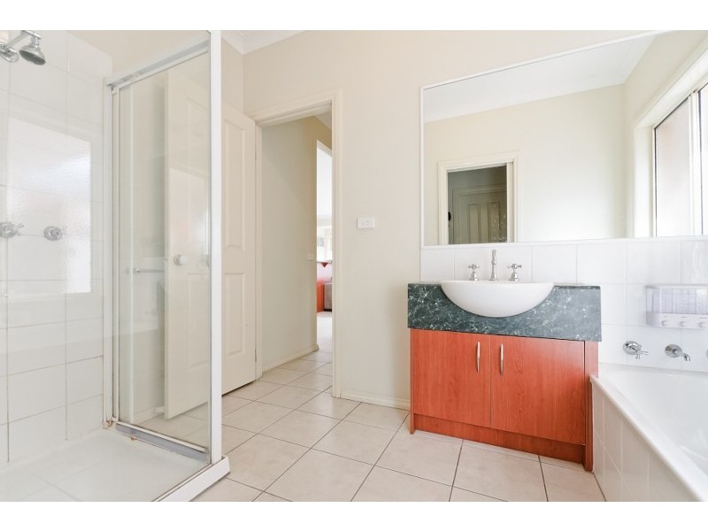 14 Long Island Circuit, Craigieburn VIC 3064