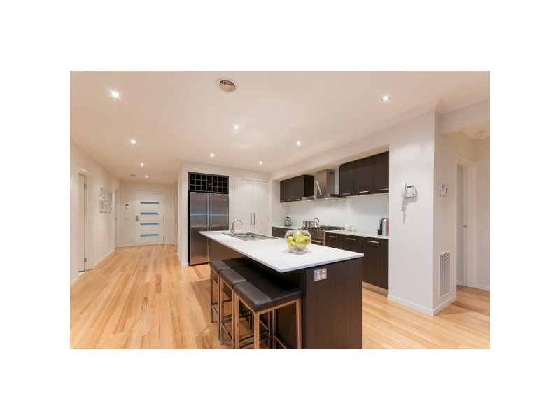 7 Markham Court, Roxburgh Park VIC 3064