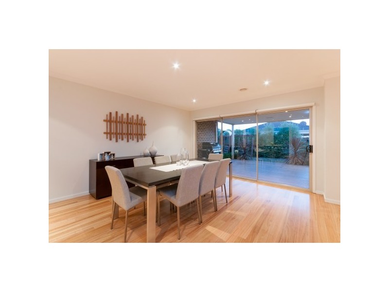 7 Markham Court, Roxburgh Park VIC 3064