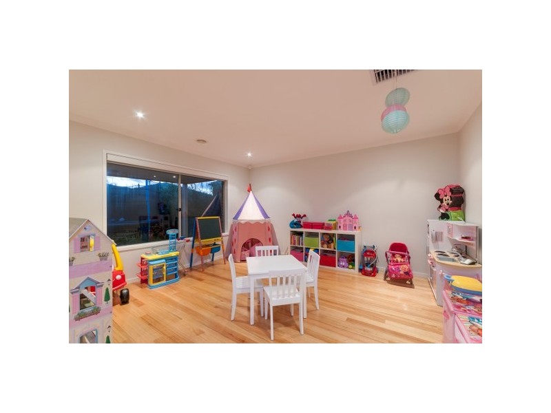 7 Markham Court, Roxburgh Park VIC 3064