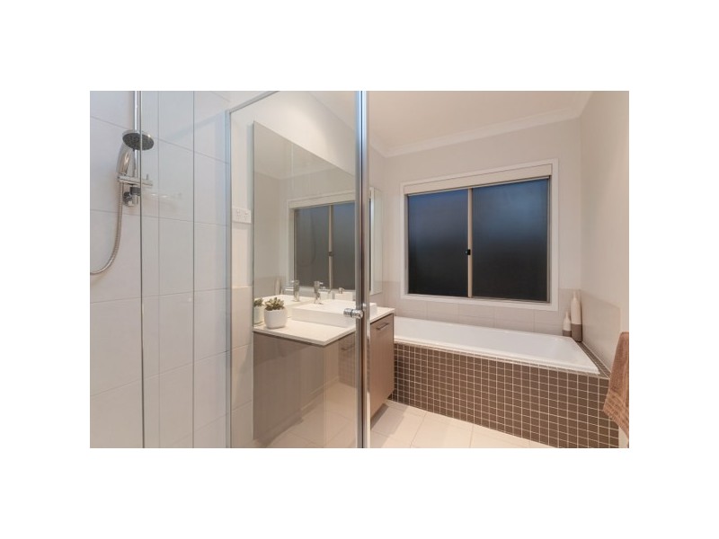 7 Markham Court, Roxburgh Park VIC 3064