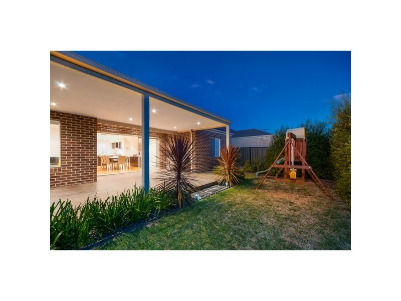 7 Markham Court, Roxburgh Park VIC 3064