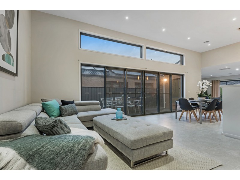 17 Black Wattle Road, Craigieburn VIC 3064