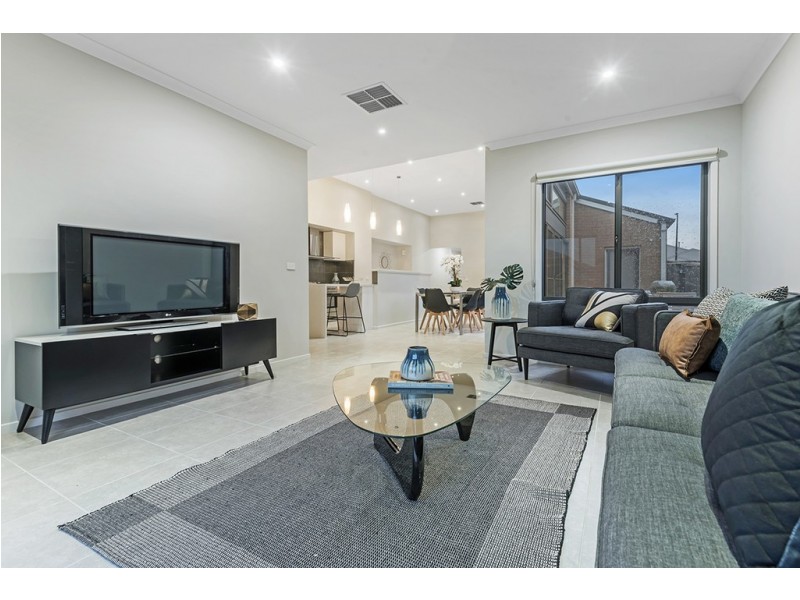 17 Black Wattle Road, Craigieburn VIC 3064