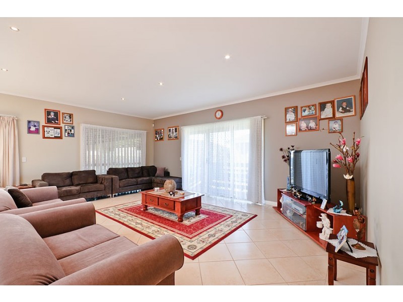 13 Consort Place, Craigieburn VIC 3064