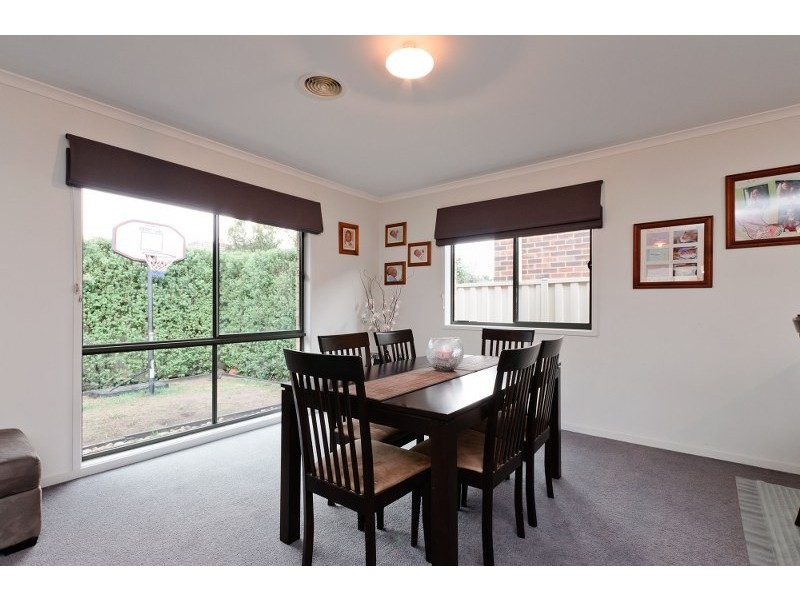 34 Long Island Circuit, Craigieburn VIC 3064