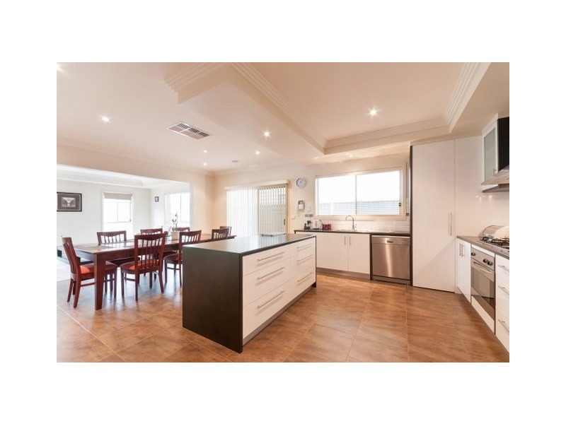 42 Westerfolds Loop, Craigieburn VIC 3064