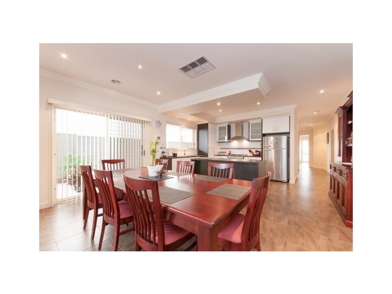 42 Westerfolds Loop, Craigieburn VIC 3064