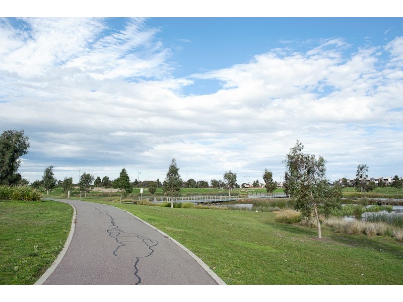 13 Basingstoke Retreat, Craigieburn VIC 3064