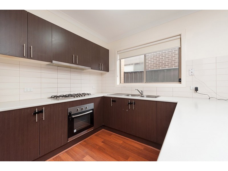 18 Kensley Circuit, Craigieburn VIC 3064