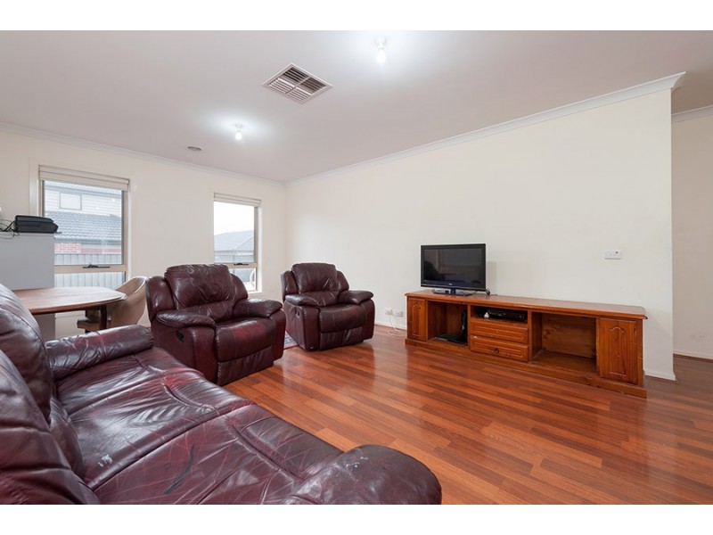 18 Kensley Circuit, Craigieburn VIC 3064