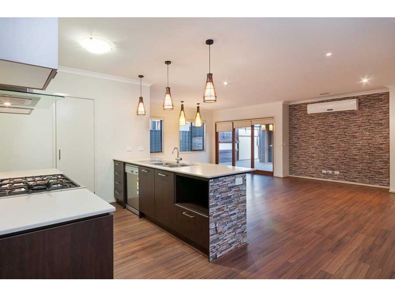 28 Wisteria Avenue, Craigieburn VIC 3064