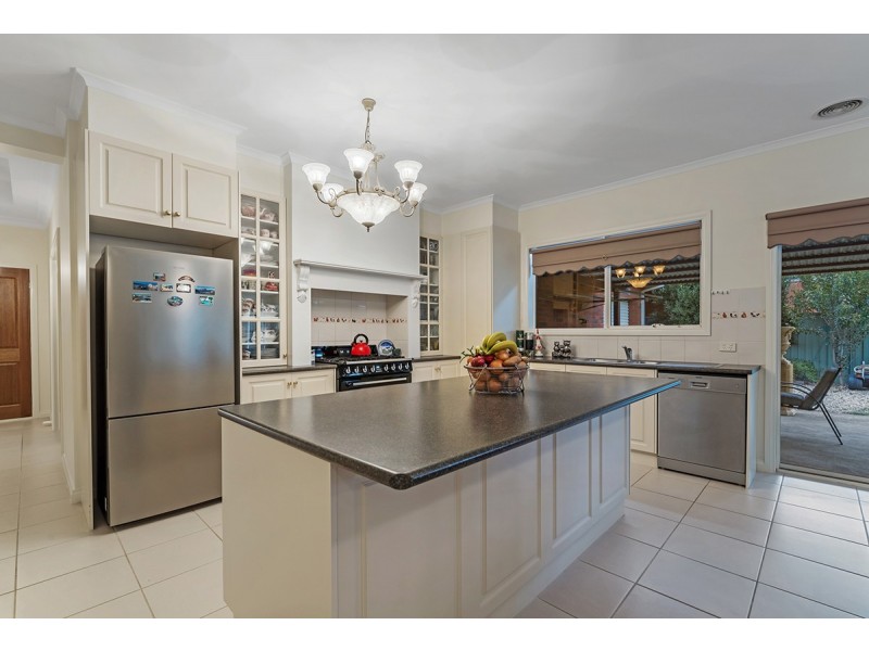 37 Kings Glen, Craigieburn VIC 3064