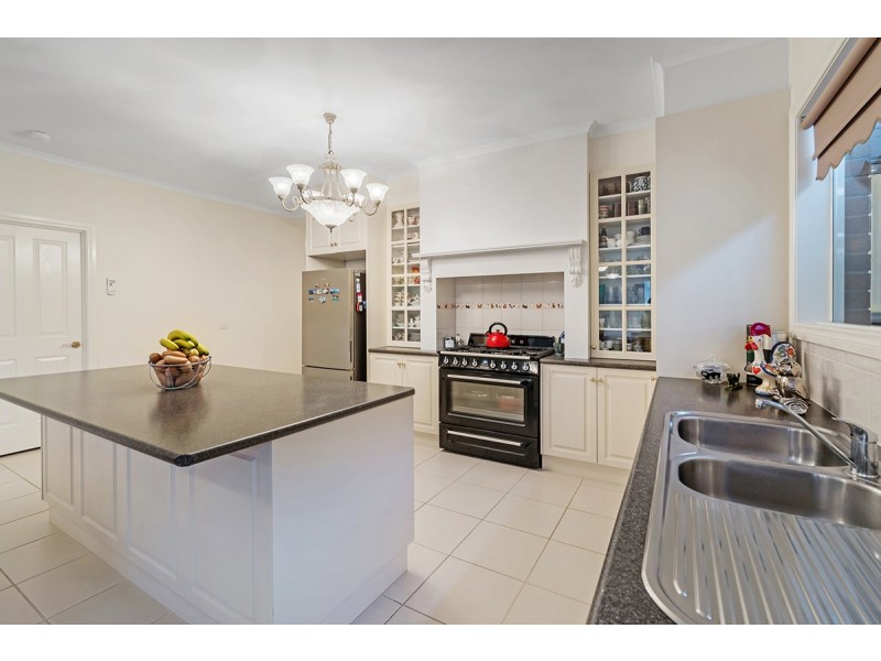 37 Kings Glen, Craigieburn VIC 3064