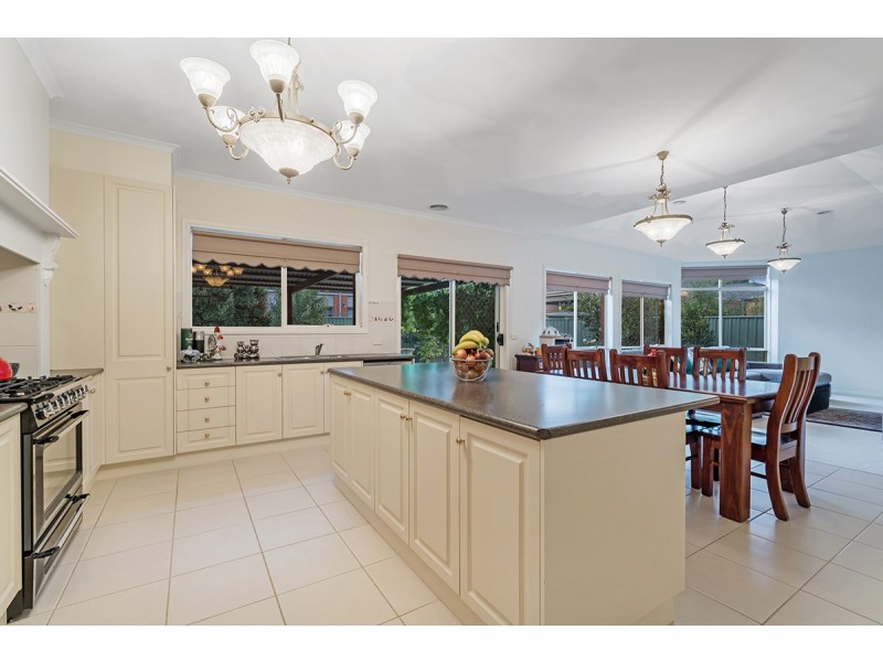 37 Kings Glen, Craigieburn VIC 3064