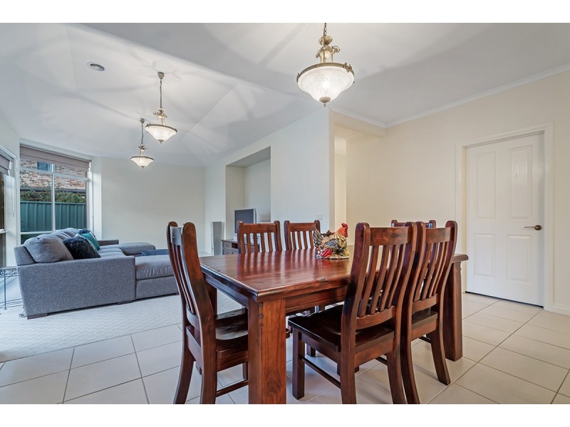37 Kings Glen, Craigieburn VIC 3064