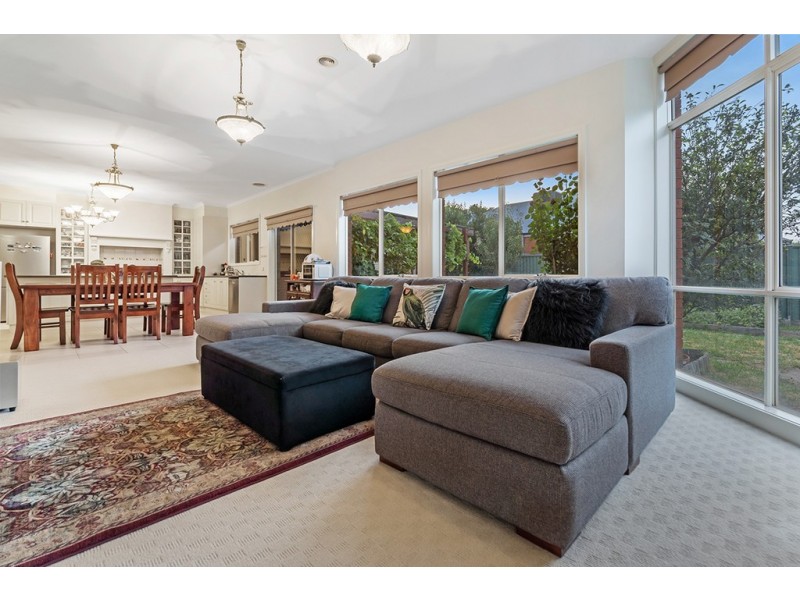 37 Kings Glen, Craigieburn VIC 3064