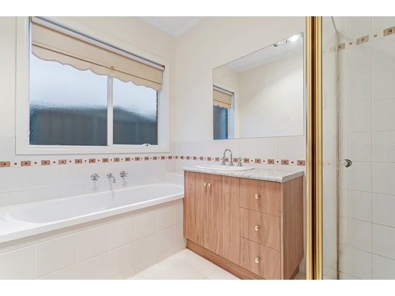37 Kings Glen, Craigieburn VIC 3064