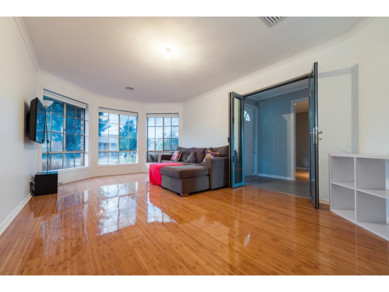 8 Raheen Place, Craigieburn VIC 3064