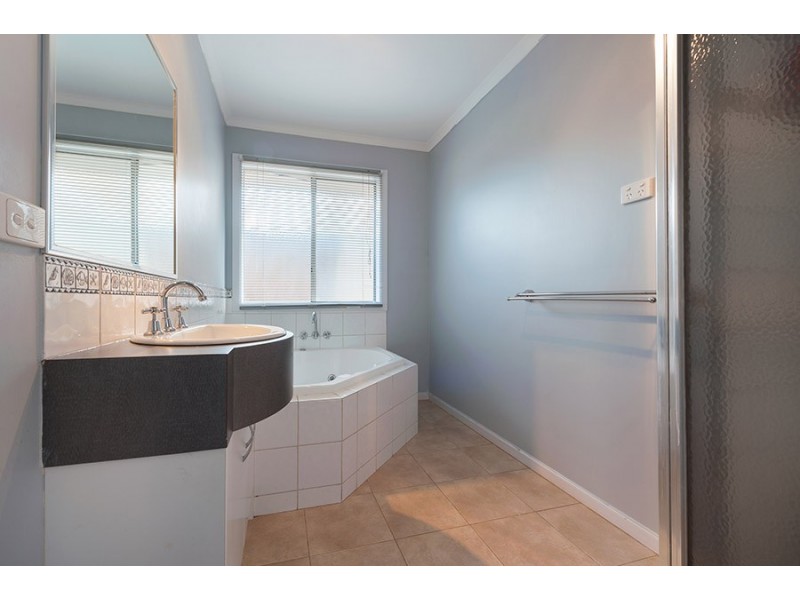 8 Raheen Place, Craigieburn VIC 3064