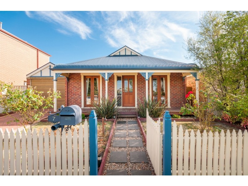 7 Greenfield Court, Craigieburn VIC 3064