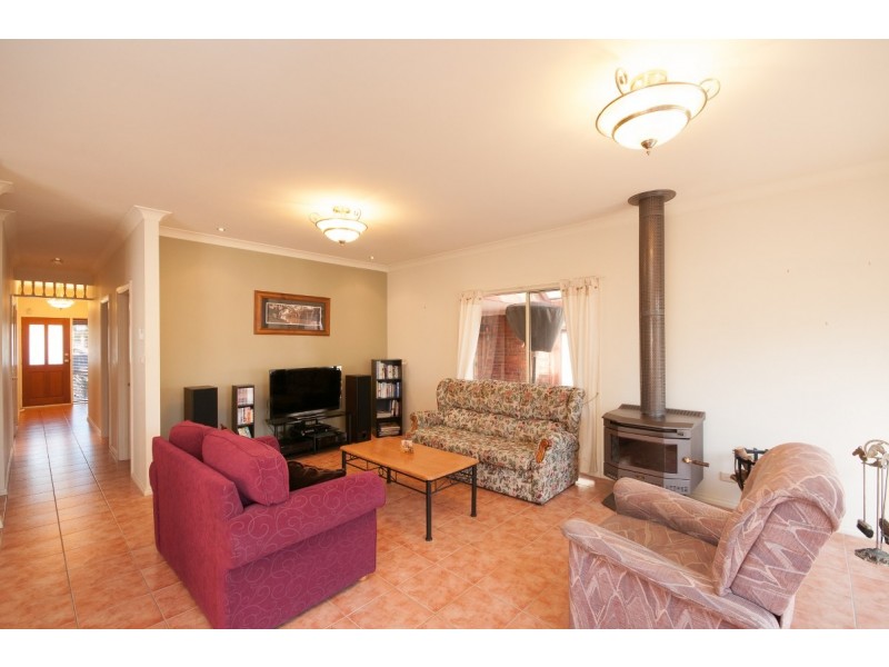 7 Greenfield Court, Craigieburn VIC 3064