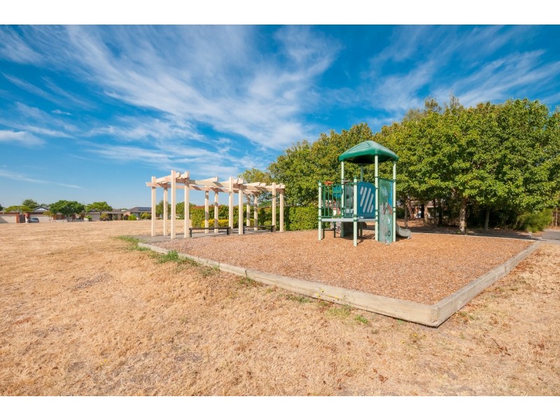 7 Greenfield Court, Craigieburn VIC 3064