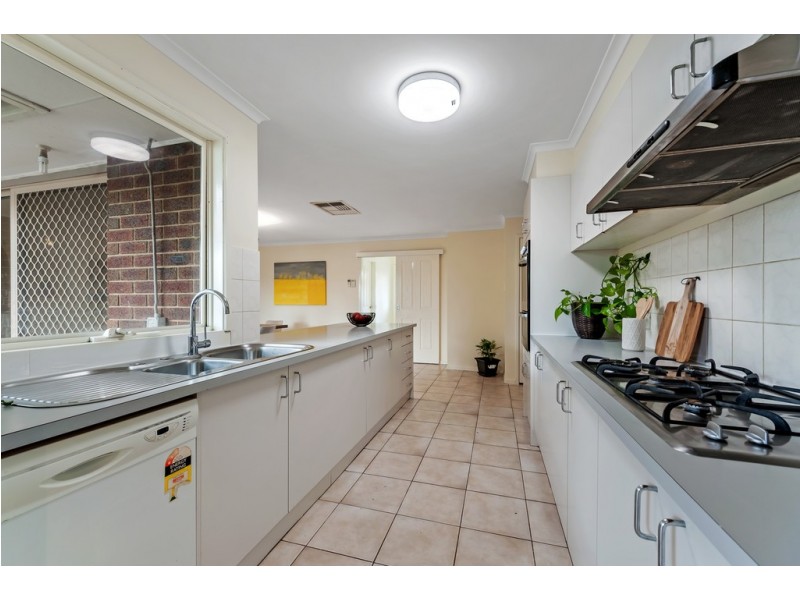 20 Yarcombe Crescent, Craigieburn VIC 3064