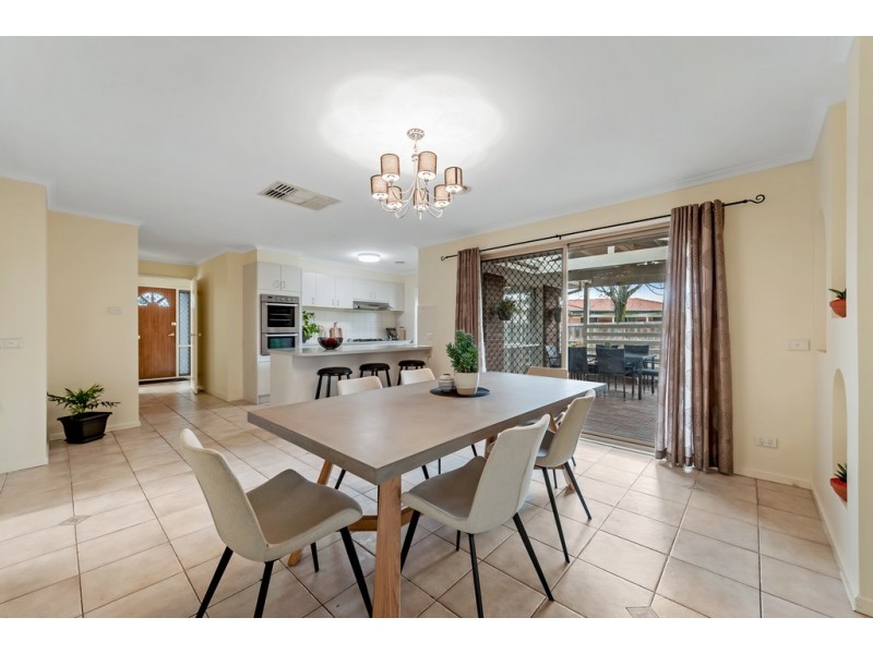 20 Yarcombe Crescent, Craigieburn VIC 3064