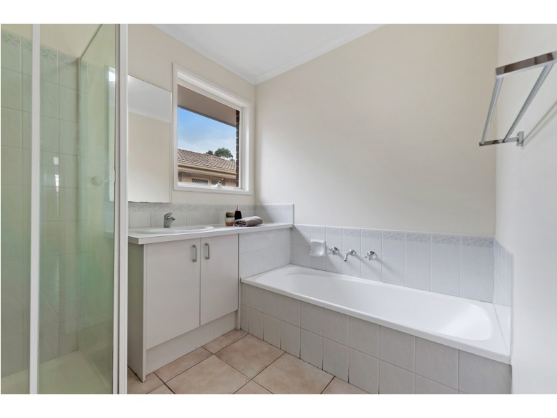20 Yarcombe Crescent, Craigieburn VIC 3064