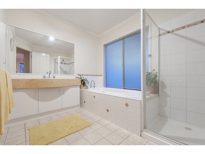 56 Lakes Drive, Craigieburn VIC 3064