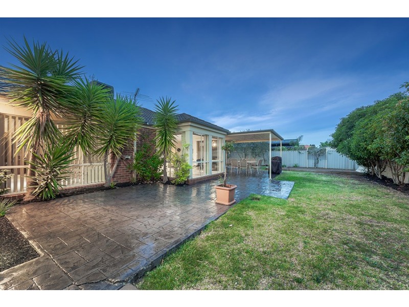 56 Lakes Drive, Craigieburn VIC 3064
