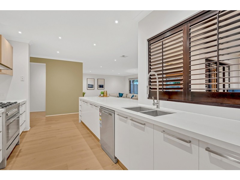 18 Madison Drive, Craigieburn VIC 3064