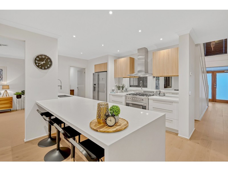 18 Madison Drive, Craigieburn VIC 3064