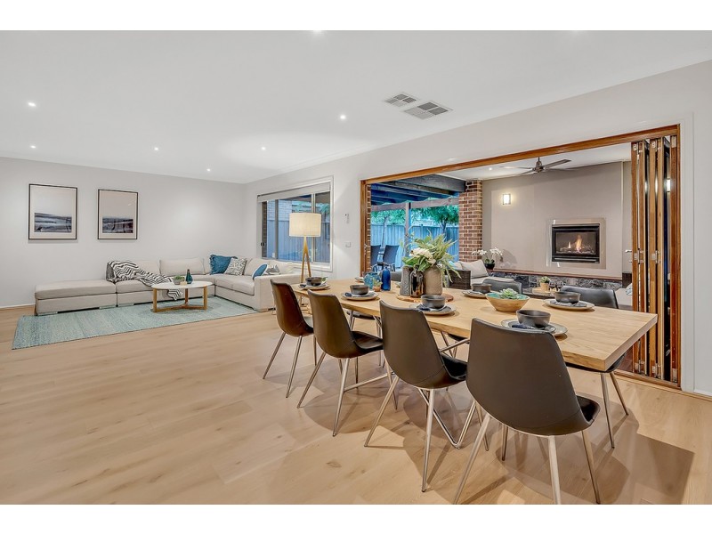 18 Madison Drive, Craigieburn VIC 3064