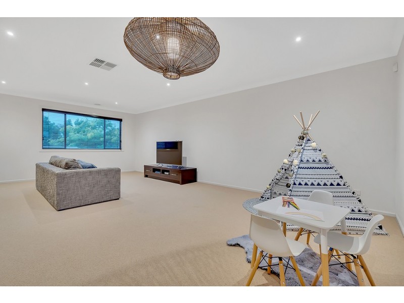 18 Madison Drive, Craigieburn VIC 3064