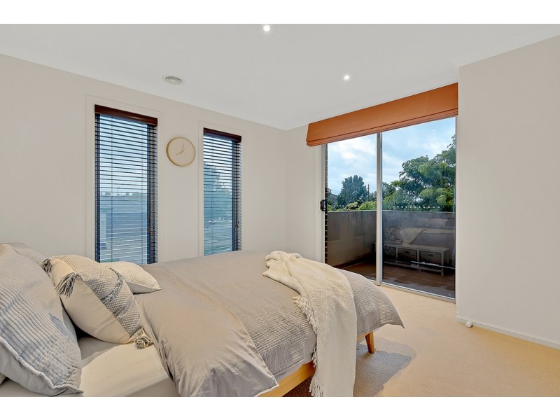 18 Madison Drive, Craigieburn VIC 3064