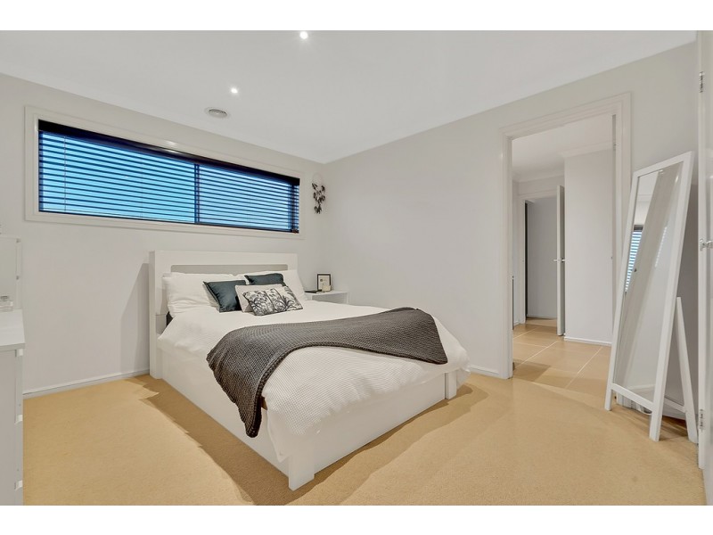 18 Madison Drive, Craigieburn VIC 3064