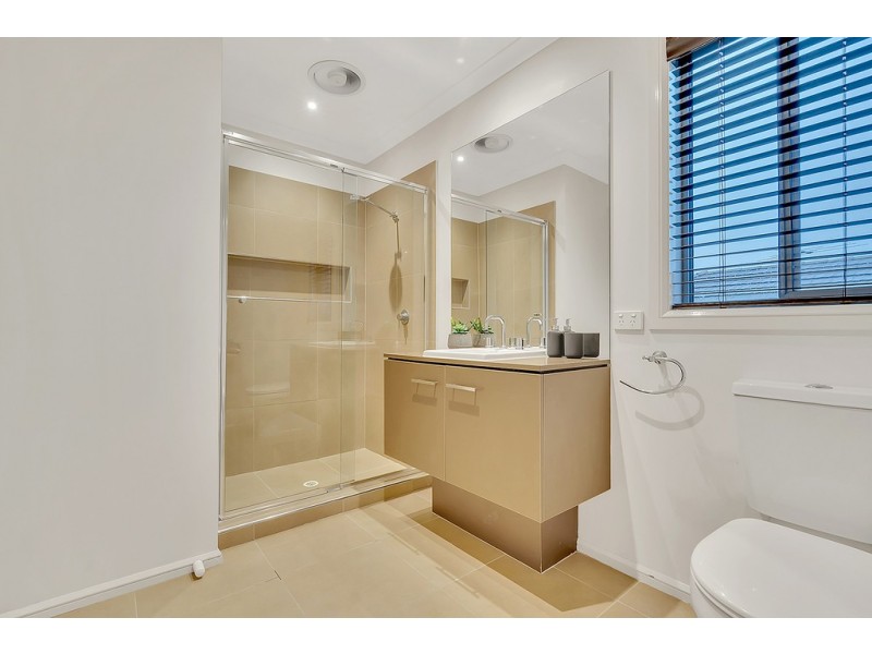 18 Madison Drive, Craigieburn VIC 3064