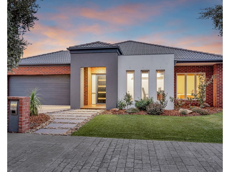 32 Taransay Way, Craigieburn VIC 3064