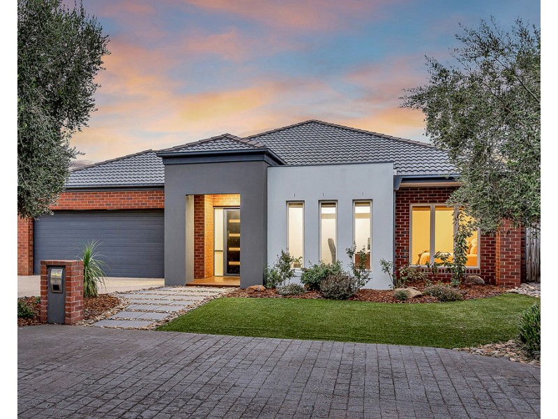 32 Taransay Way, Craigieburn VIC 3064