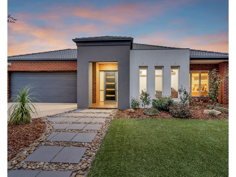 32 Taransay Way, Craigieburn VIC 3064
