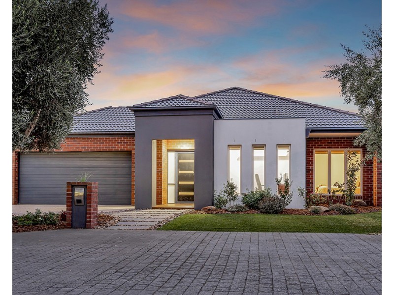 32 Taransay Way, Craigieburn VIC 3064