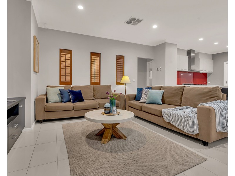 32 Taransay Way, Craigieburn VIC 3064