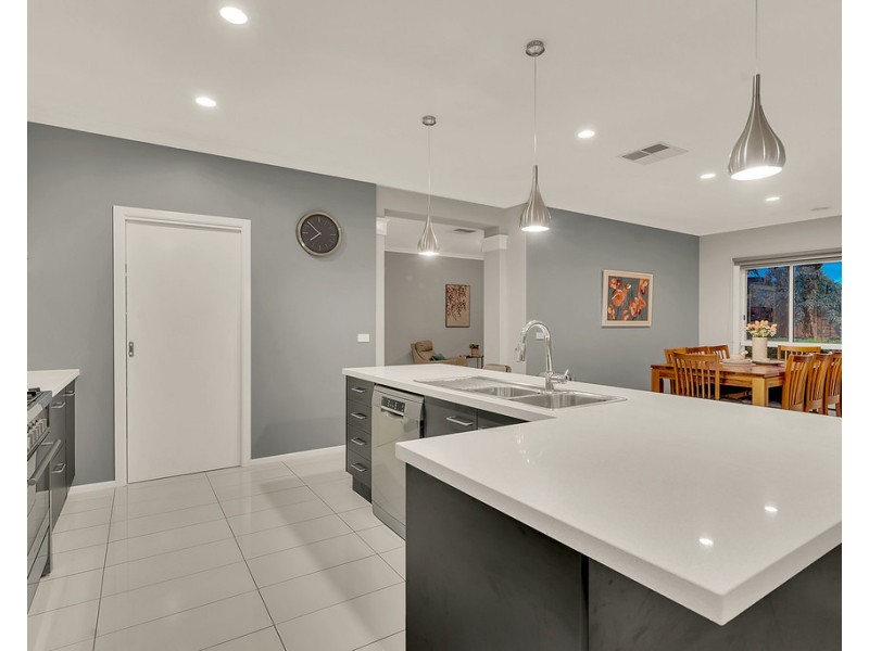 32 Taransay Way, Craigieburn VIC 3064